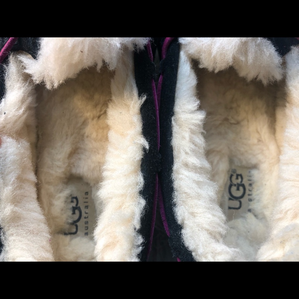 UGG MOCCASINS - Picture 5 of 5